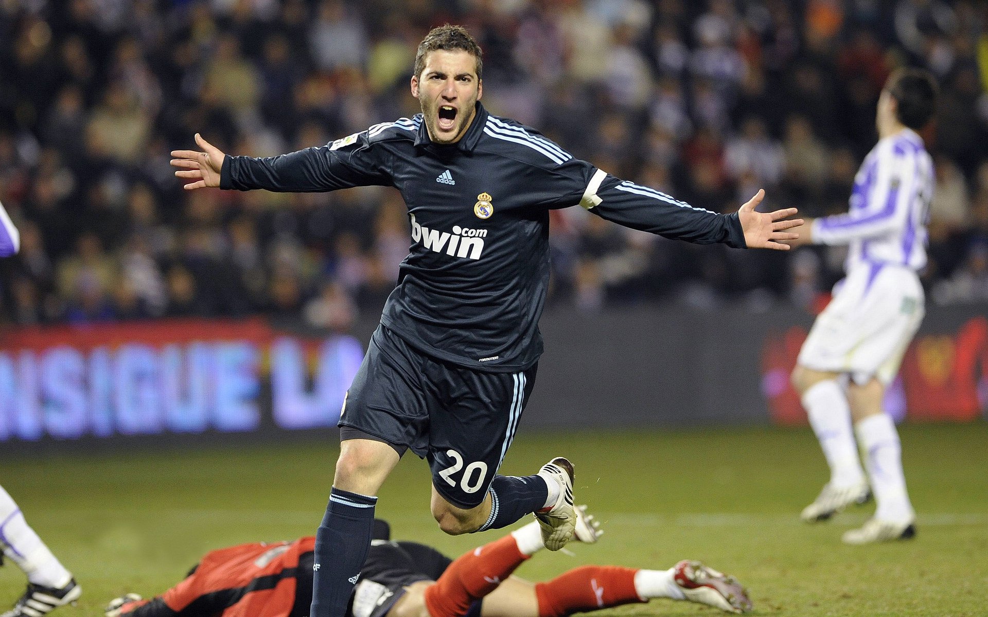 “中国足球产业持续融合发展，市场潜力巨大”，中国足球产业发展报告