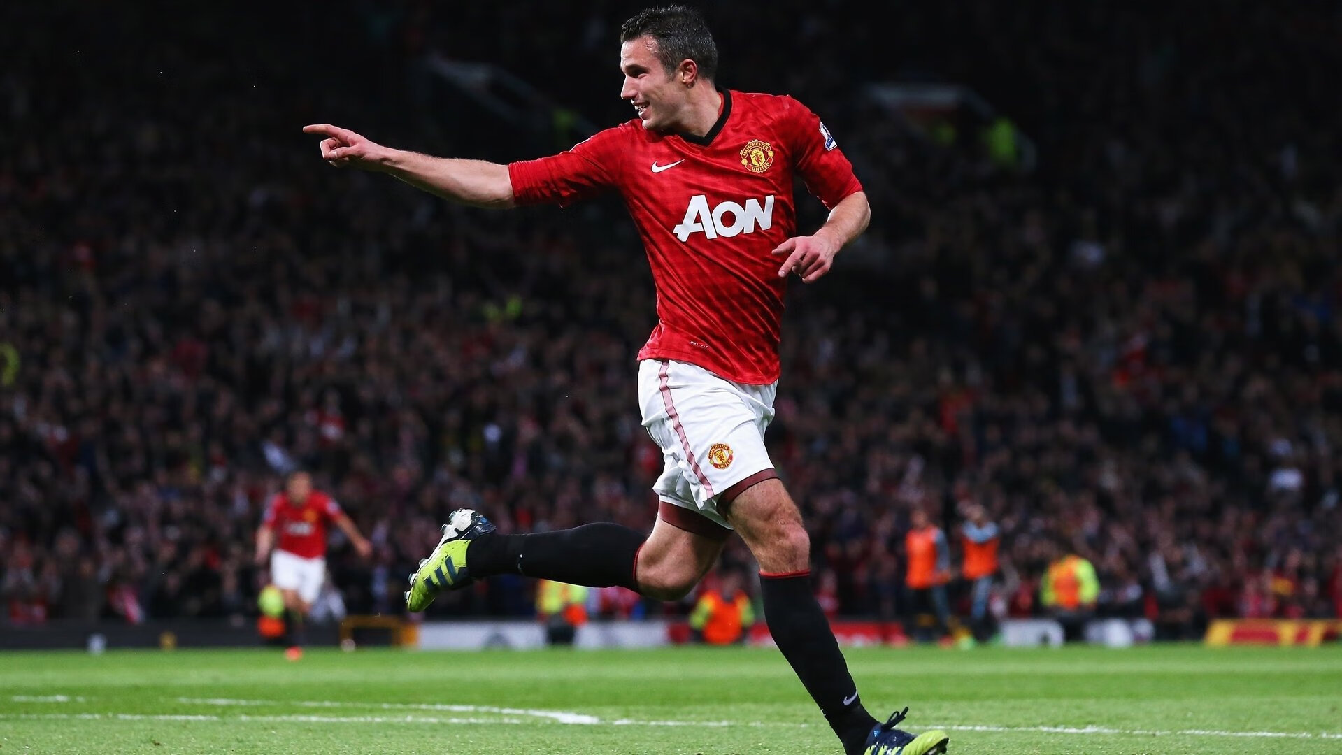 德甲激烈对抗，数据揭秘球队防守体系中的核心战术思想，德甲身体对抗